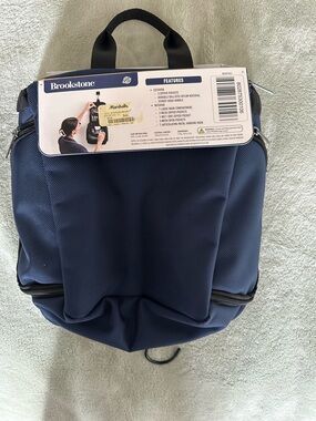 Brookstone Navy Blue Men’s Toiletry Bag
